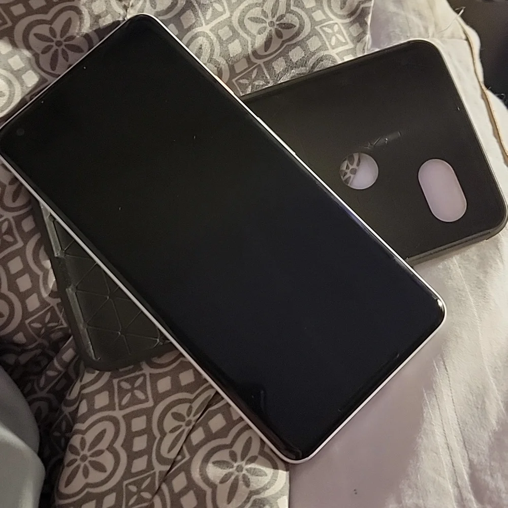 Galaxy Pixel 2 XL excellent condition with case - Unlocked